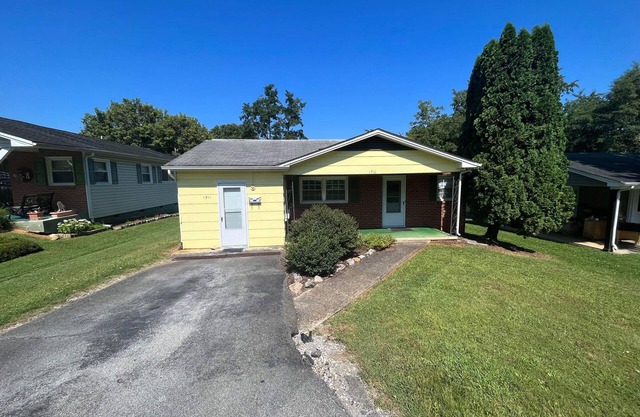 Centralized Modern Home in Johnson City