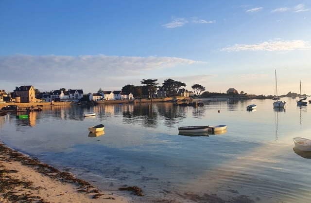 Centrally located house near the beach