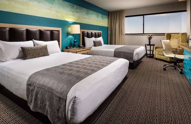 Centrally Located! 3 Units w/ FREE Parking! Close to North Las Vegas Airport!