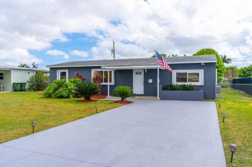 Centrally located Family-business Home