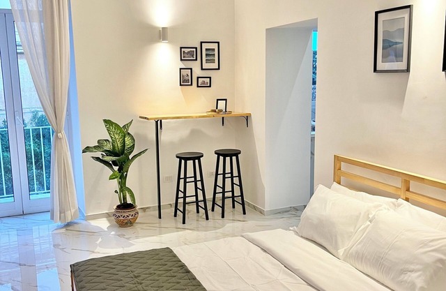 Centric apartment, bright and cozy, well connected to public transport