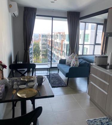 Centrio Condominiums Top Floor with Pool and Garden view