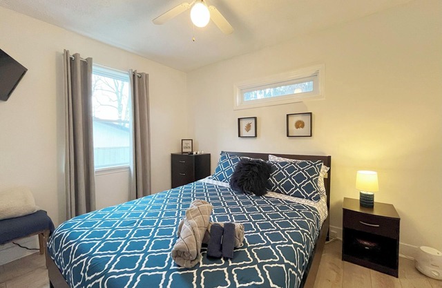 Charming Home in Coveted Port Dalhousie – Steps from the Lake!