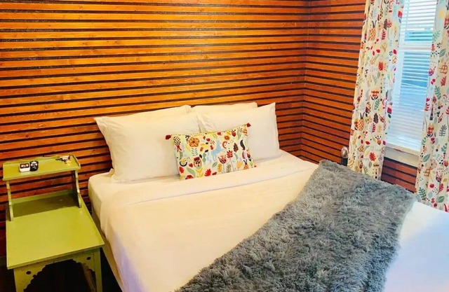 Chadwick 215 · Cute Corner Tiki Style Studio | Central Location