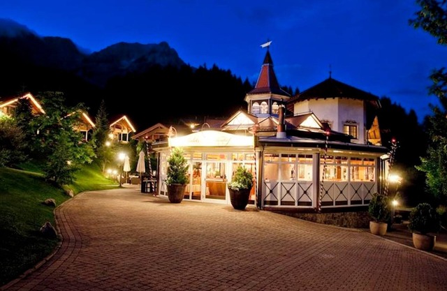 Chalets with 2 double bedrooms. BATH /WC, terrace - Chalet Hotel am Leitenhof