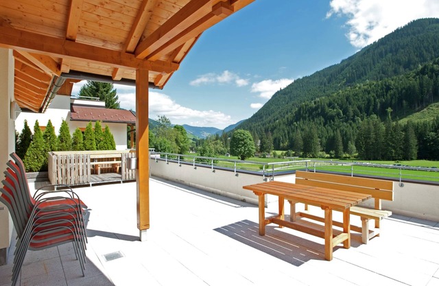 Chalet in Saalbach Near Ski Lift & Sauna