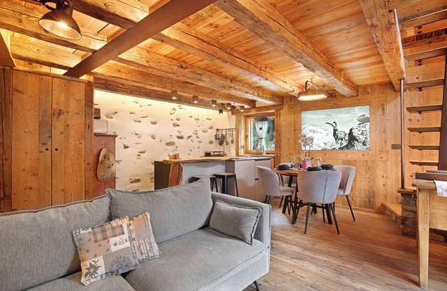 Chalet 'Lo Pailler De Mamma E Pappa' with Mountain View, Private Terrace, Wi-Fi and Steam Bath