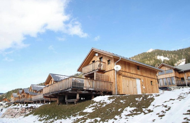 Chalet near ski slope with sauna and hot tub