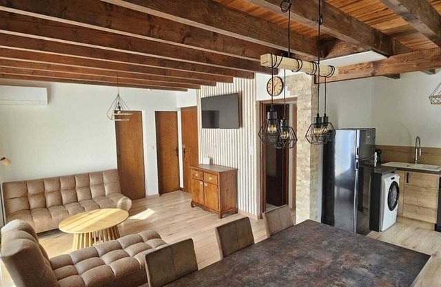 Chalet near St Lary-centre sleeps 10