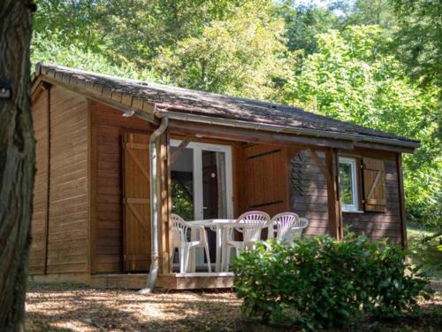 Chalet pour 4 avec Terrasse, Coin Repas Extérieur - 2 Chambres - API-1-52-410