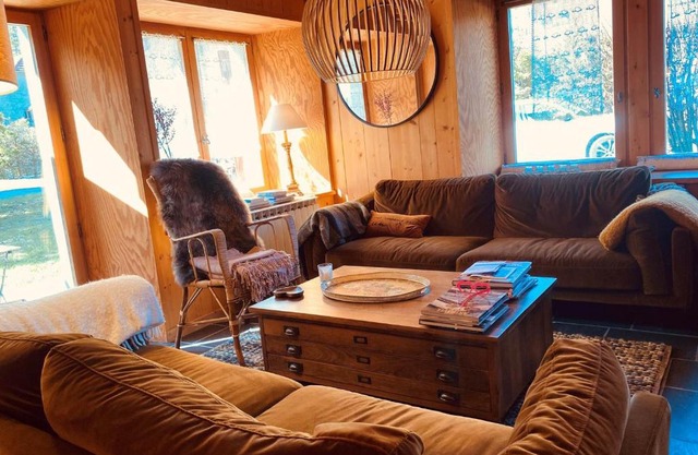 Chalet Savoyard avec Cheminée et Parking à Samoëns - FR-1-624-80