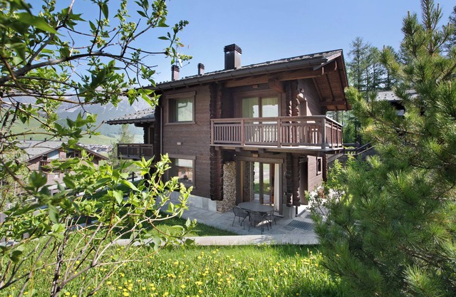 Chalet 'Spark Chalet e Spa Livigno' with Mountain View and Private Spa