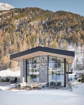 Chalet White Pearl by MYALPS