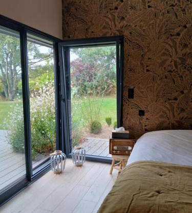 Chambre avec terrasse et salle de bain privative