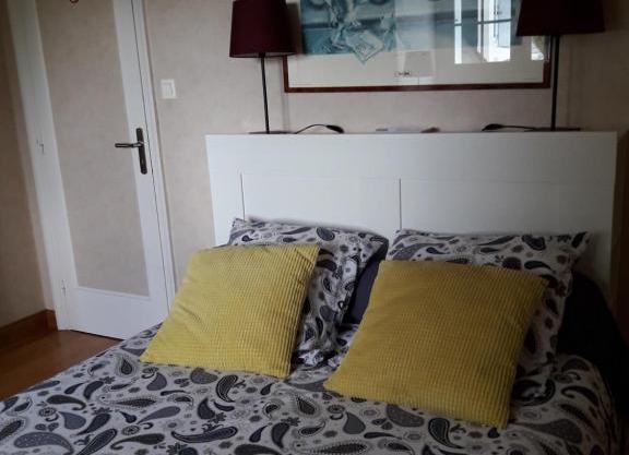 Chambre dans jolie demeure