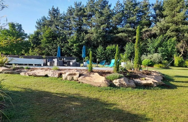 CHAMBRE DANS UN ECRIN DE VERDURE