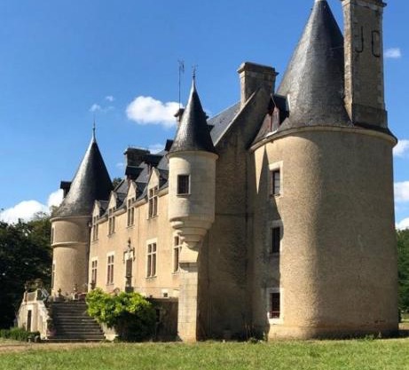 Chambre entrée indépendante dans tour du 15ème siècle