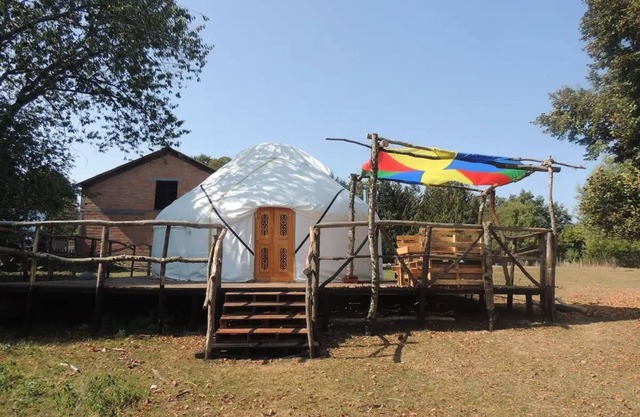 Champsac - Yurt - Sleeps 4 - Parking - Garden