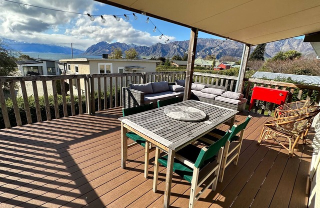 Character on Capell with stunning lake views