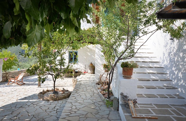 Characterful restored Greek house close to both mountain and sea
