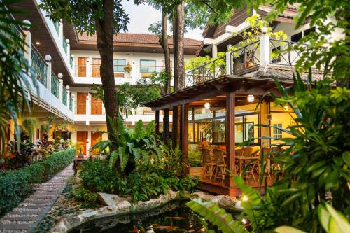 Charlie House Pin Klao