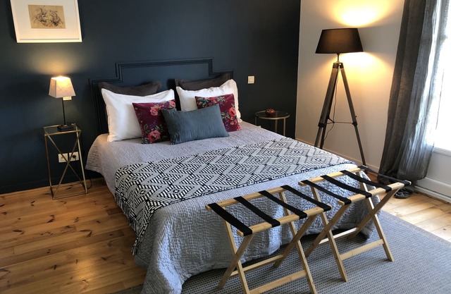 Charming bed and breakfast in a quiet house with character