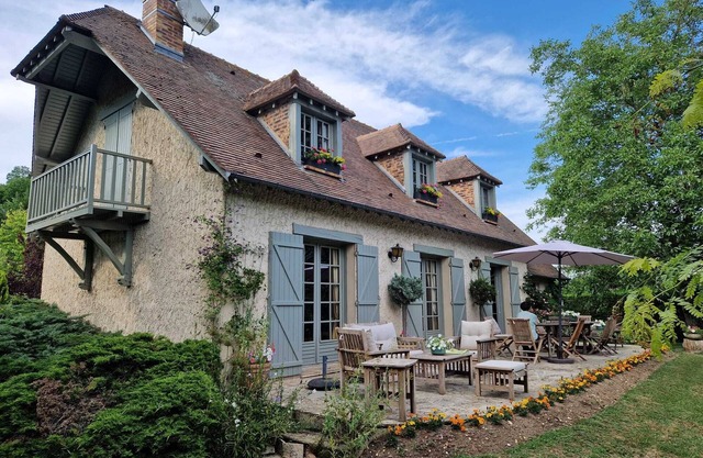 CHARMING HOUSE, quiet, sleeps 9, 5 BEDROOMS/4 BATHROOMS - 3mn GIVERNY