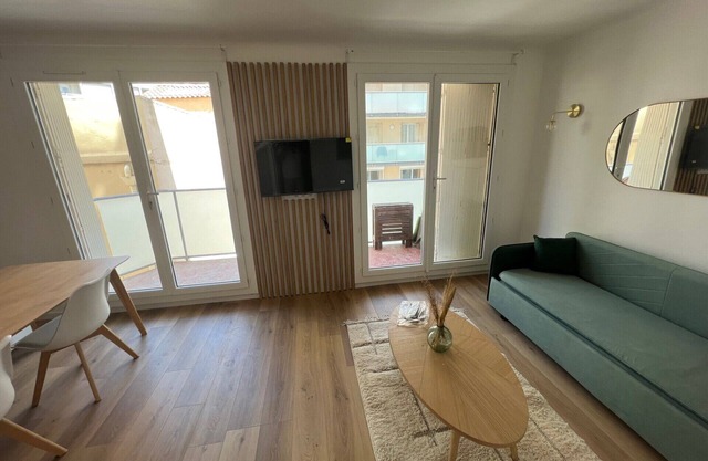 Charmant Appartement au Bord de la Plage des Catalans
