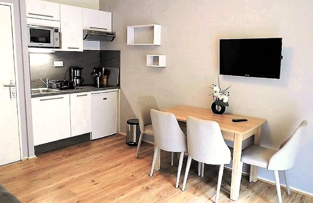 Charmant T2, hypercentre, calme, terrasse, parking, commerces