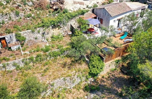 Charmante maisonnette de campagne avec spa au cœur de la garrigues provençale
