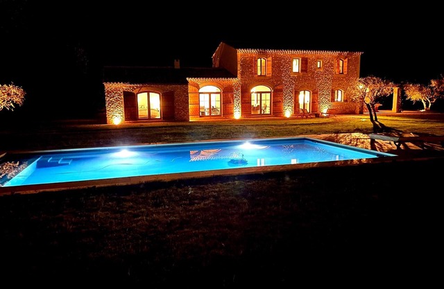 Charming farmhouse 20 minutes from Aix-en-Provence - by feelluxuryholidays