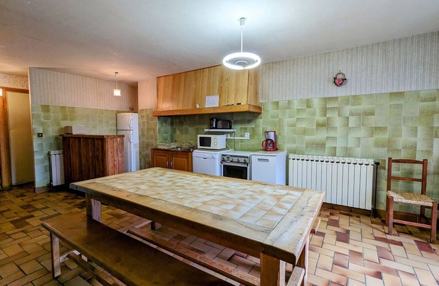 Charming Cottage near La Chaise-Dieu: Tranquil Retreat, Spacious Grounds, and Cozy Interiors