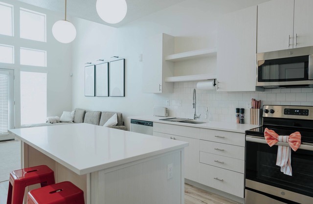 Charming 1-bedroom apartment in fabulous South Salt Lake with AC, fitness room