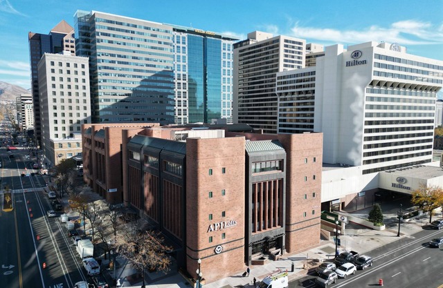 Charming 1-bedroom Loft in Downtown Salt Lake City with WiFi, Free parking -212