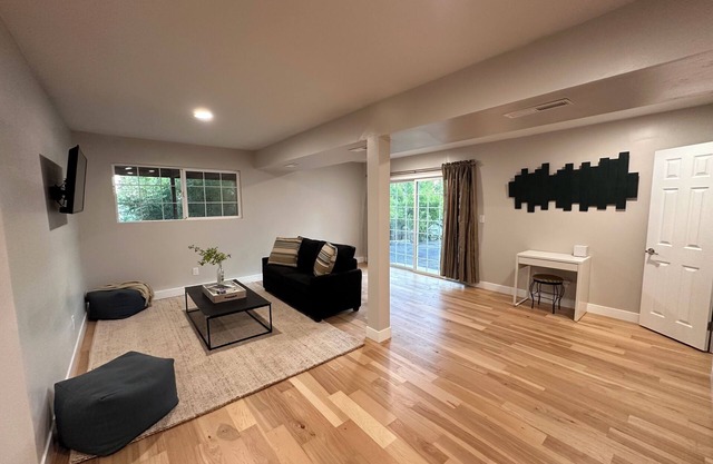Charming 1-bedroom apartment in nice Newcastle with AC
