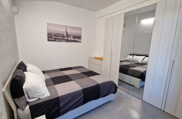 Charming 1-bedroom apartment with AC, WiFi in enjoyable Torino 150mt from subway
