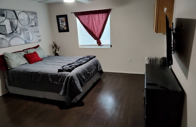 Charming 1-bedroom cabin in amazing Camp Verde with WiFi, AC, very spacious