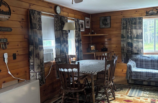 Charming 1-bedroom cabin in serene Sebec