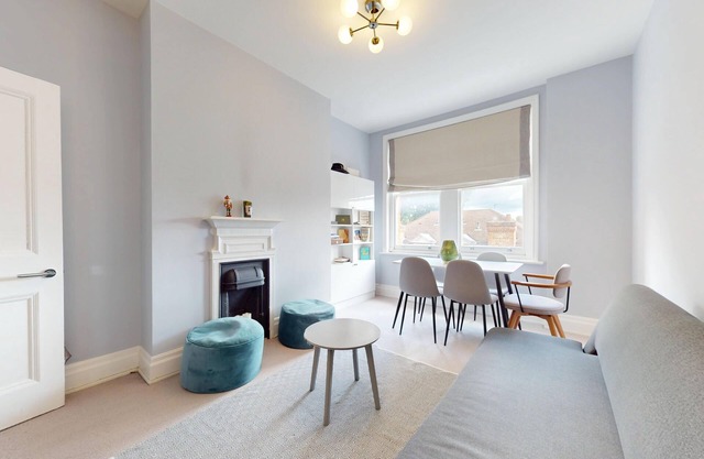 Charming 1-Bedroom Flat near Chelsea, 18 Min Walk to South Kensington Station