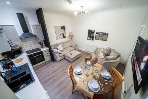 Charming 1-Bedroom Just 1 Mile from Morley Town Center in Leeds