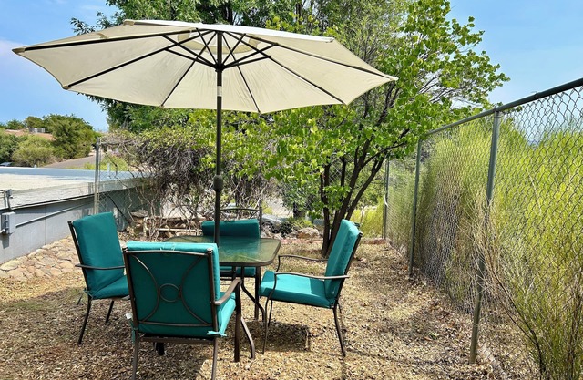 Charming 1-bedroom w/Private Patio