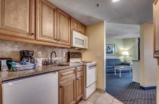 Charming 1 BR Oceanview Condo for 4! Ocean Reef 825