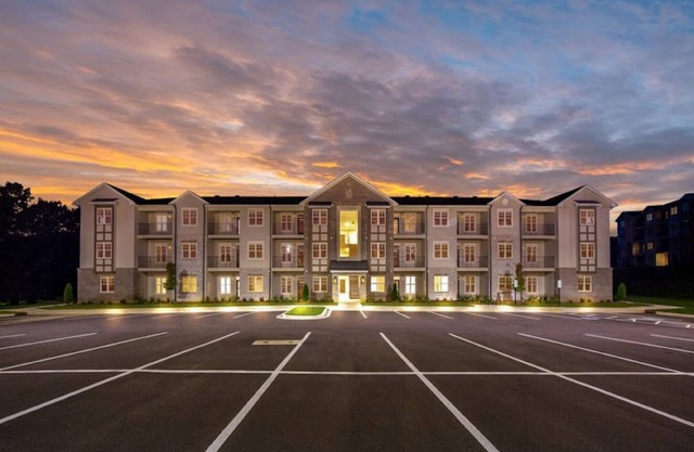 Charming 1 ROOM in shared apartment with WiFi, AC close to Knoxville