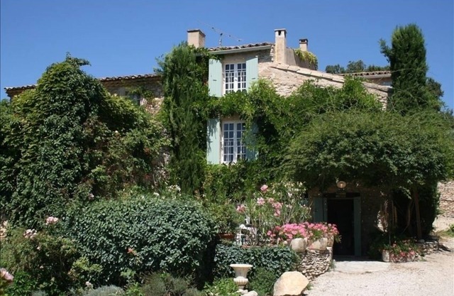 Charming 18th Century Country Home with Pool & Beautiful View of the Luberon!