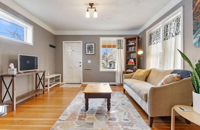 Charming 1909 St Johns Bungalow