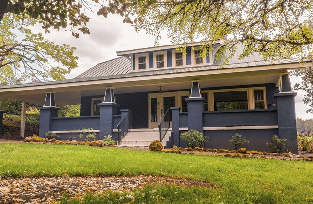 Charming 19th century craftsman designed for mid-sized groups.