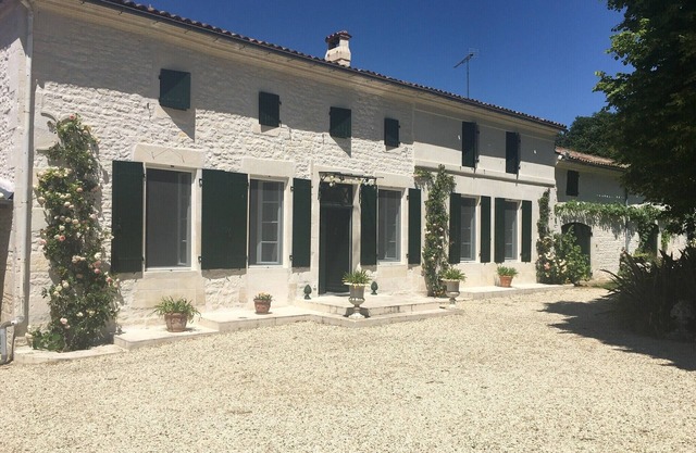 Charming 19th century Charentaise farm house