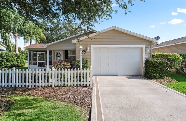 Charming 2/2 Patio Villa in Ashland - Relax & Enjoy Prime Amenities Nearby!