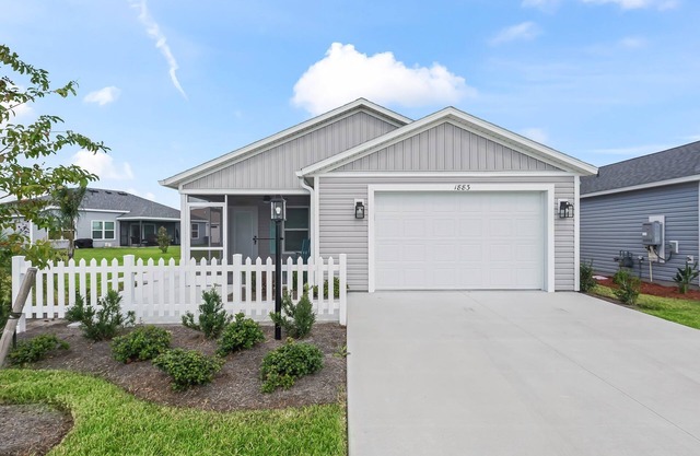 Charming 2/2 Villa in Moultrie Creek – Relax, Dine & Explore Nearby Fun!