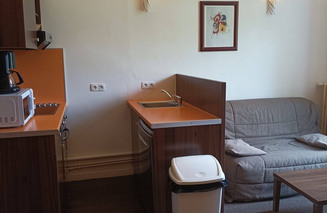 Charming 2-Bed Apartment in a Castle with Pool Access - Jausiers